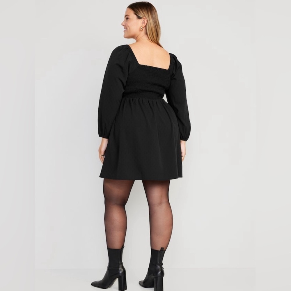 NWT! On Black Clip Dot Fit & Flare Long-Sleeve Mini Dress - Multiple Sizes💜 - Picture 2 of 10